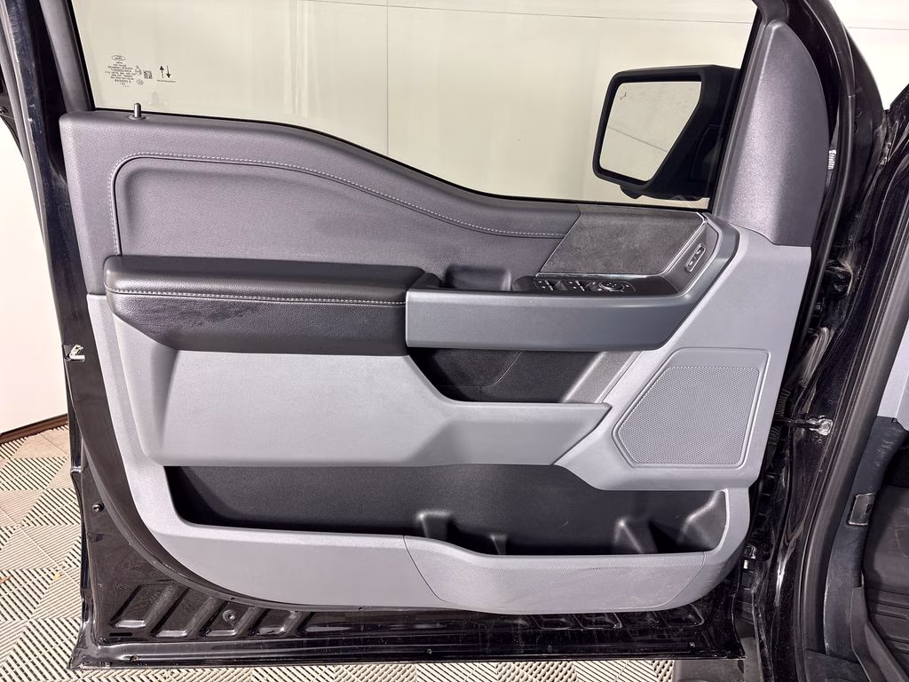 2024 Agate Black Metallic Ford F-150 XLT 4X4 Truck