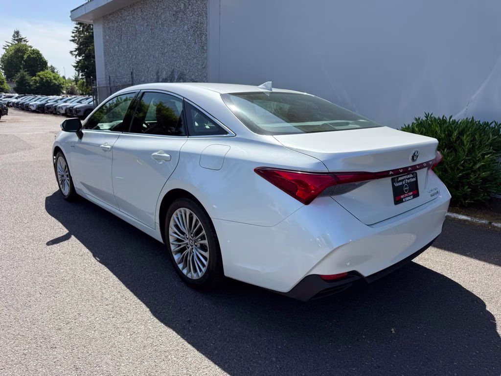 2019 Pearl Toyota Avalon Hybrid Limited FWD Sedan