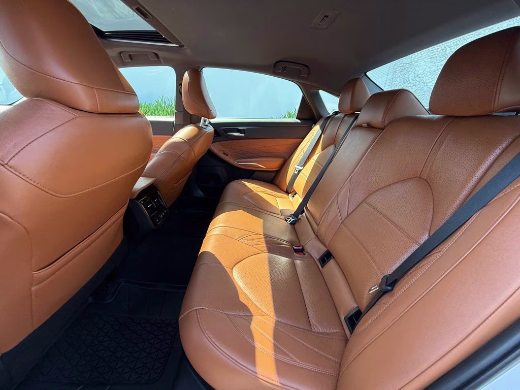 2019 Pearl Toyota Avalon Hybrid Limited FWD Sedan