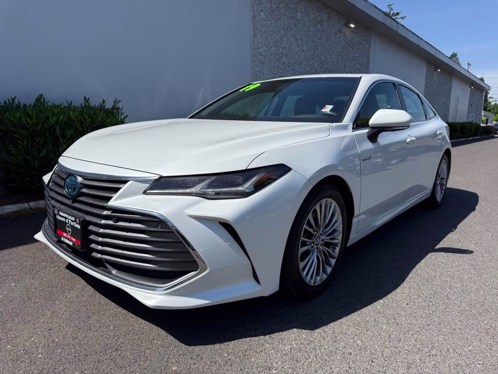 2019 Pearl Toyota Avalon Hybrid Limited FWD Sedan
