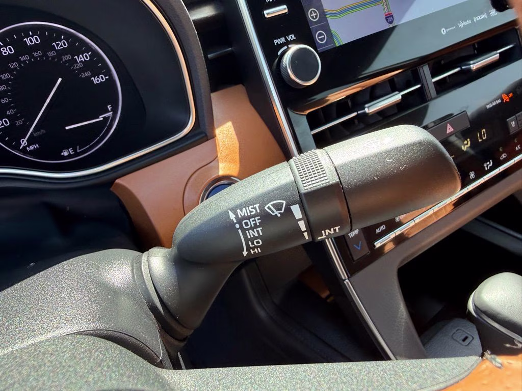 2019 Pearl Toyota Avalon Hybrid Limited FWD Sedan
