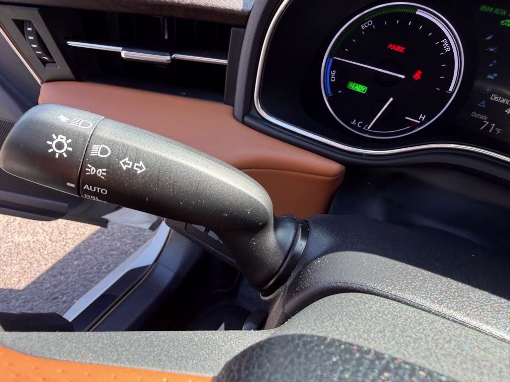 2019 Pearl Toyota Avalon Hybrid Limited FWD Sedan