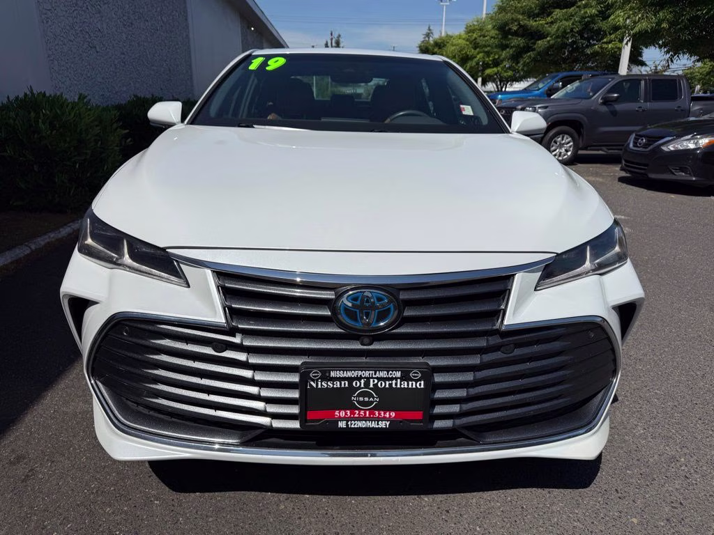 2019 Pearl Toyota Avalon Hybrid Limited FWD Sedan