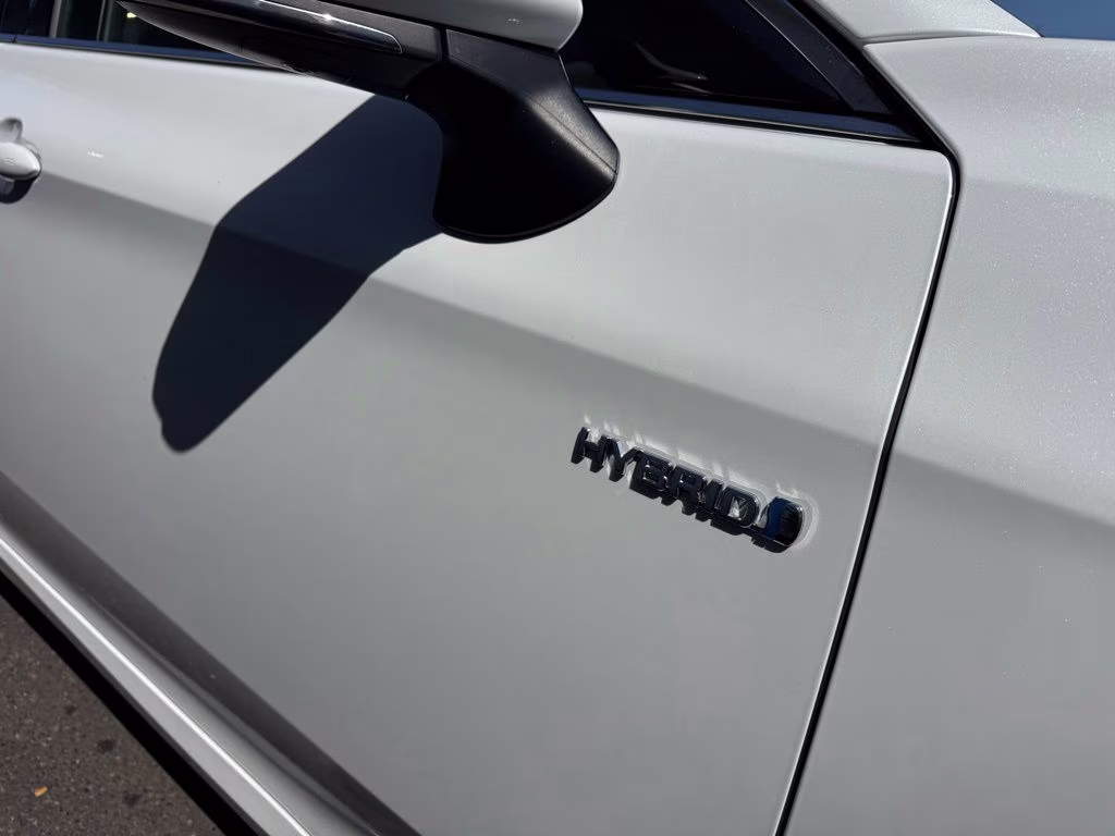 2019 Pearl Toyota Avalon Hybrid Limited FWD Sedan