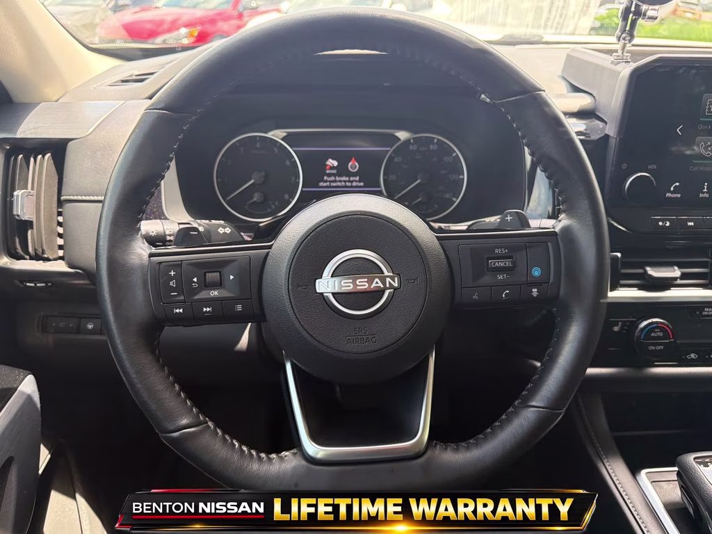 2023 Pearl White Tricoat Nissan Pathfinder SL FWD SUV
