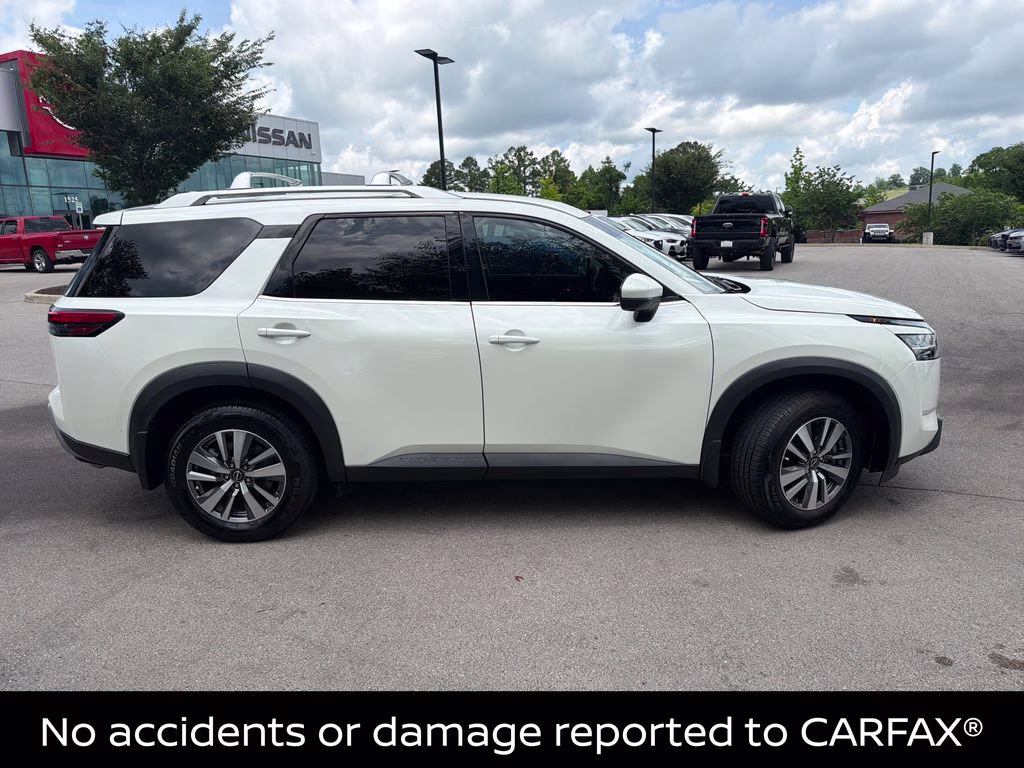 2023 Pearl White Tricoat Nissan Pathfinder SL FWD SUV
