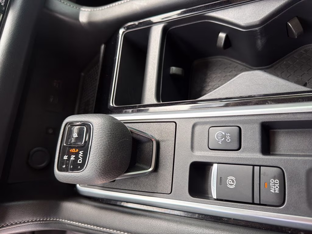 2023 Pearl White Tricoat Nissan Pathfinder SL FWD SUV