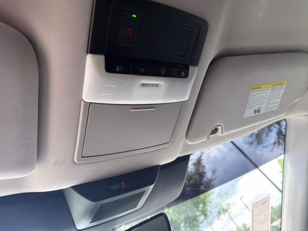 2023 Pearl White Tricoat Nissan Pathfinder SL FWD SUV