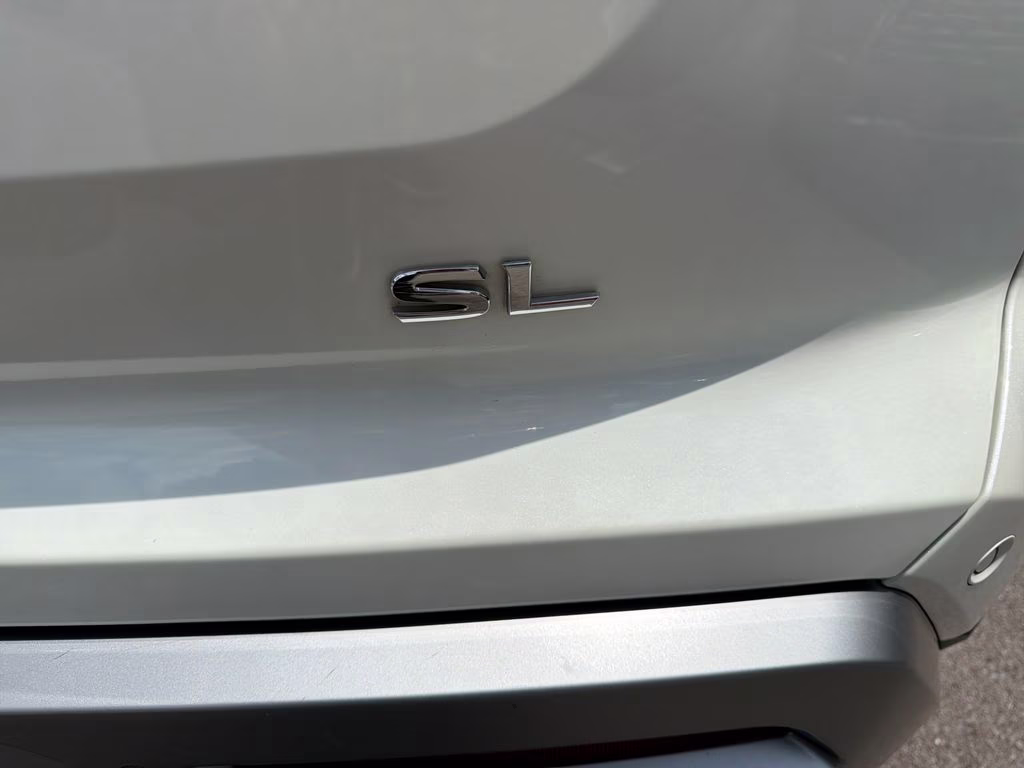 2023 Pearl White Tricoat Nissan Pathfinder SL FWD SUV