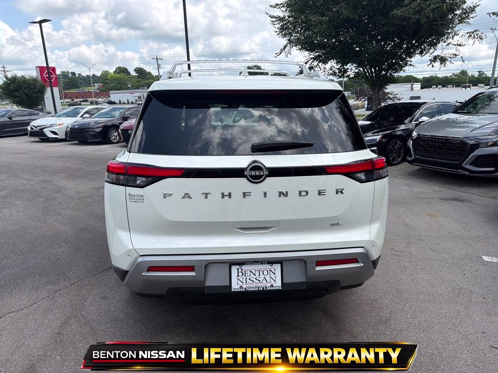 2023 Pearl White Tricoat Nissan Pathfinder SL FWD SUV