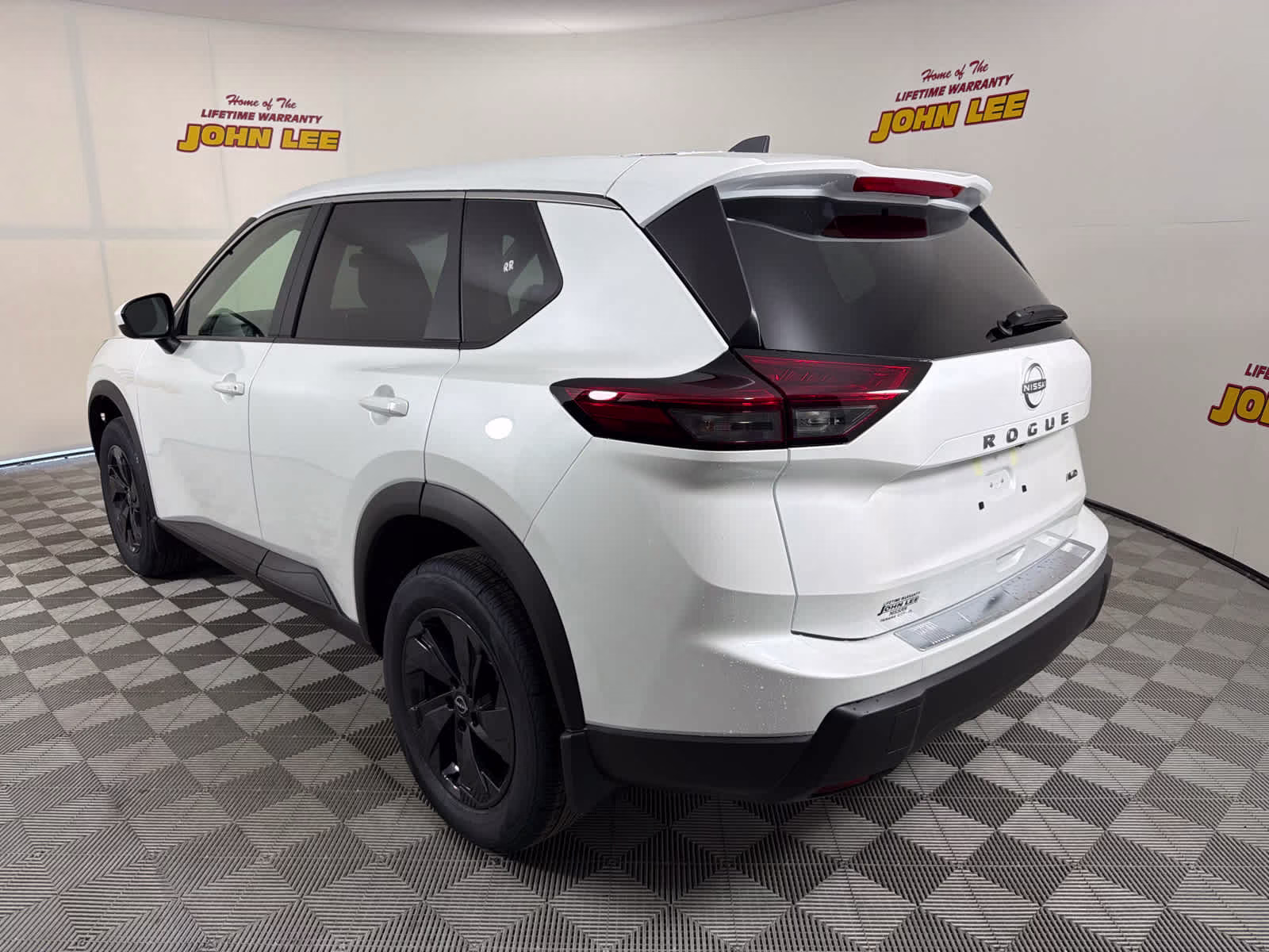 2026 Everest White Pearl Tricoat Nissan Rogue SV AWD SUV