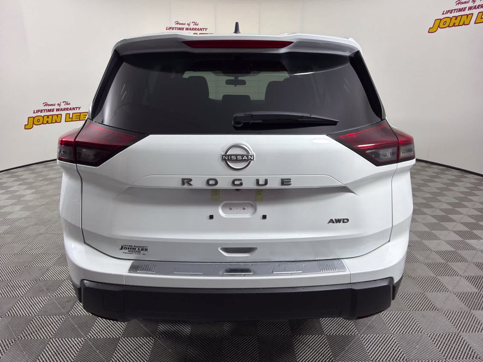 2026 Everest White Pearl Tricoat Nissan Rogue SV AWD SUV
