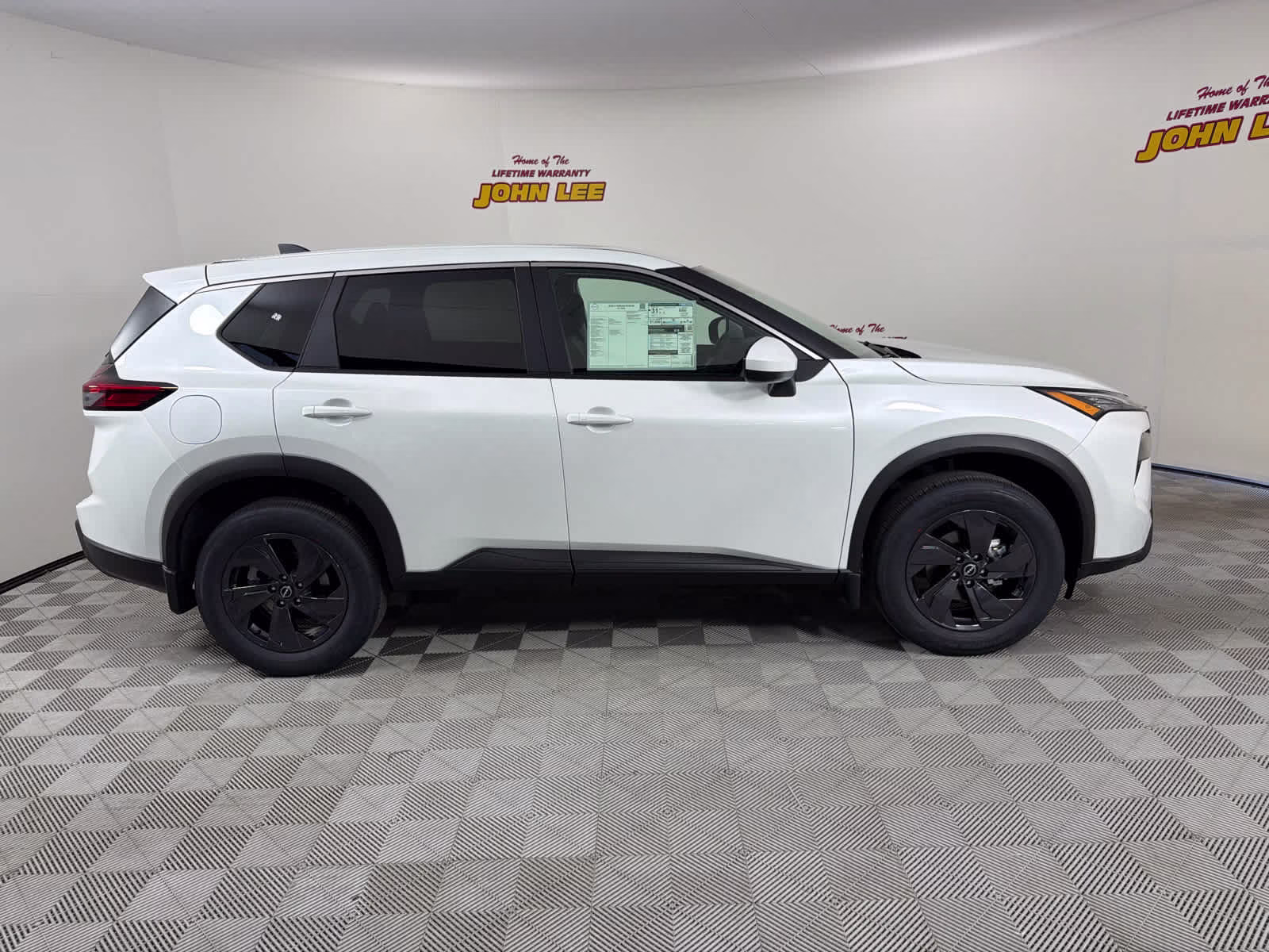 2026 Everest White Pearl Tricoat Nissan Rogue SV AWD SUV