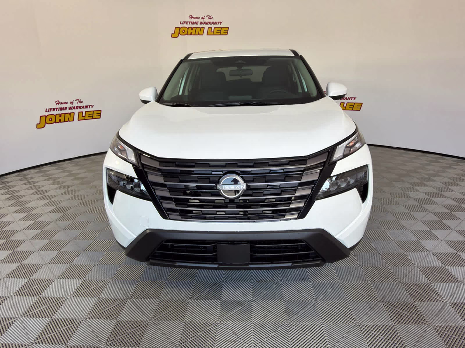 2026 Everest White Pearl Tricoat Nissan Rogue SV AWD SUV