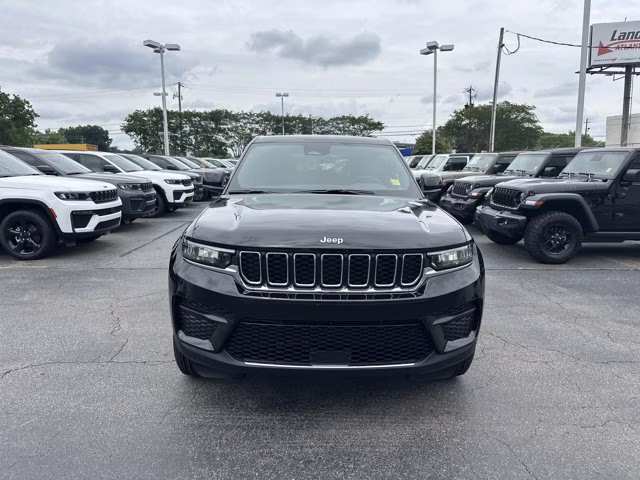 2026 Diamond Black Crystal Pearlcoat Jeep Grand Cherokee Laredo X RWD SUV