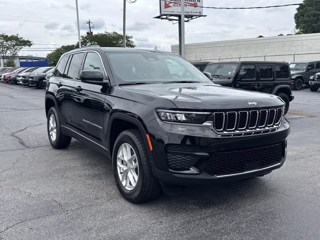 2026 Diamond Black Crystal Pearlcoat Jeep Grand Cherokee Laredo X RWD SUV