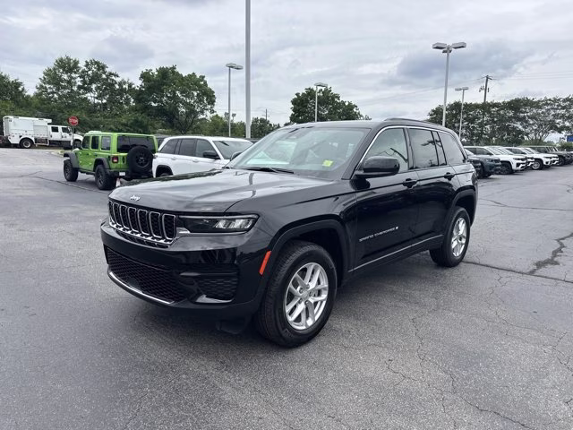 2026 Diamond Black Crystal Pearlcoat Jeep Grand Cherokee Laredo X RWD SUV