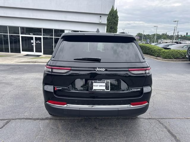 2026 Diamond Black Crystal Pearlcoat Jeep Grand Cherokee Laredo X RWD SUV