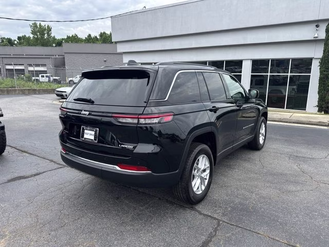 2026 Diamond Black Crystal Pearlcoat Jeep Grand Cherokee Laredo X RWD SUV