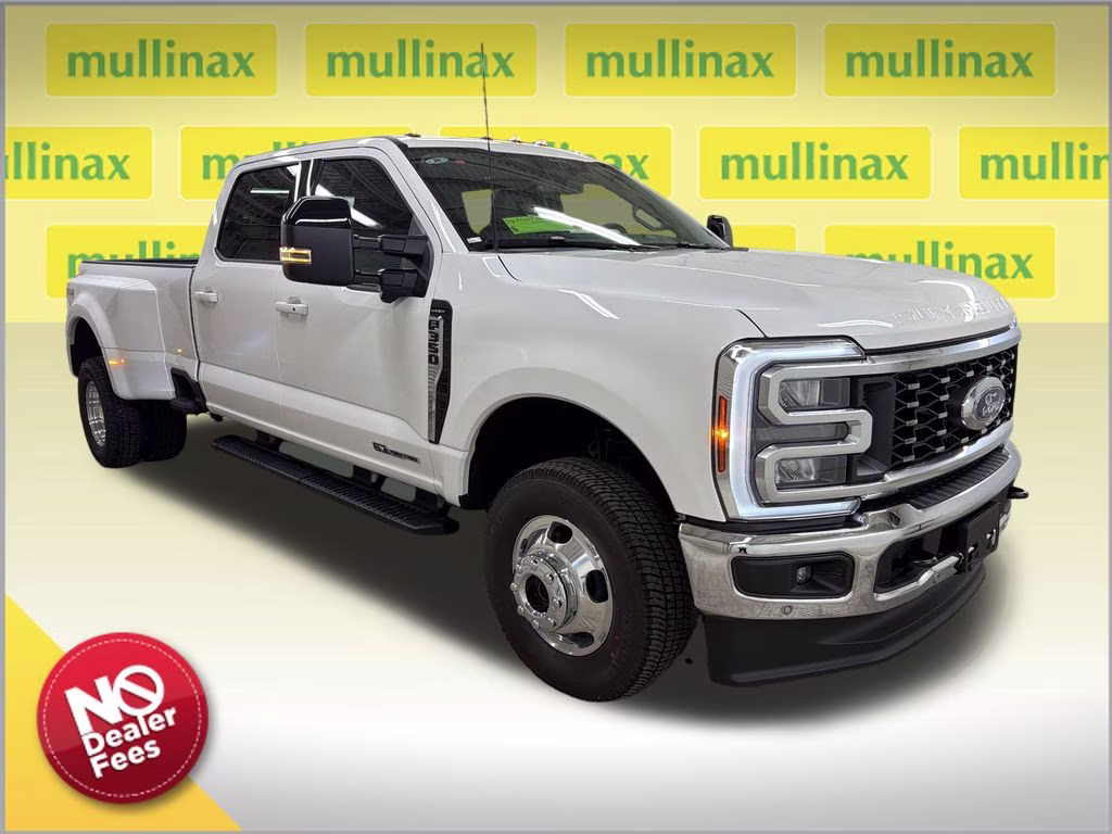 2026 STAR WHITE Ford Super Duty F-350 DRW Lariat 4X4 Truck