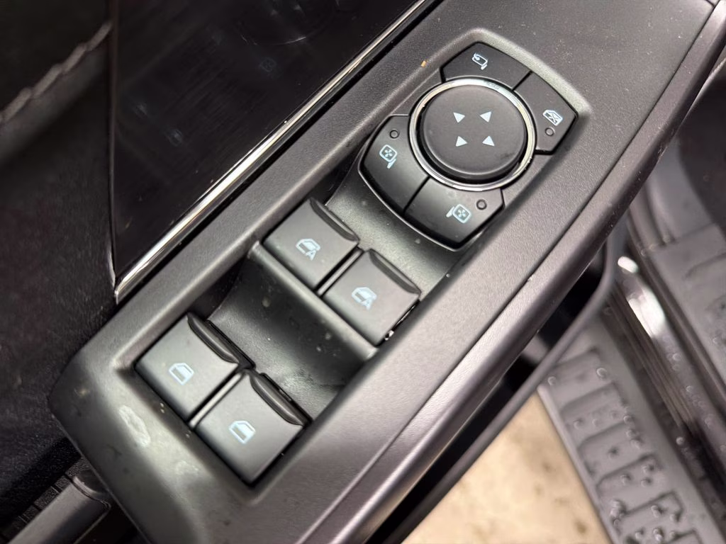 2026 AGATE BLACK Ford F-150 Lariat 4X4 Truck