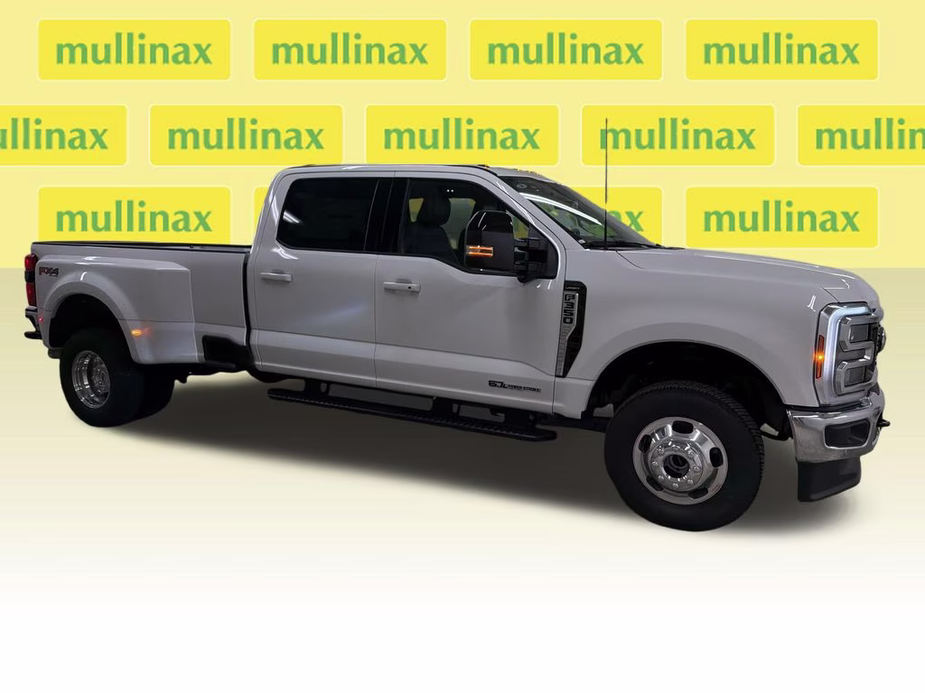 2026 STAR WHITE Ford Super Duty F-350 DRW Lariat 4X4 Truck