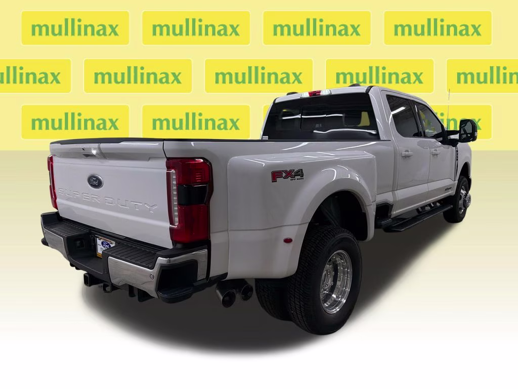 2026 STAR WHITE Ford Super Duty F-350 DRW Lariat 4X4 Truck