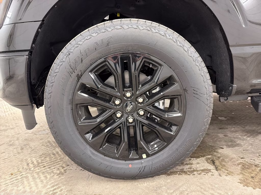 2026 AGATE BLACK Ford F-150 Lariat 4X4 Truck