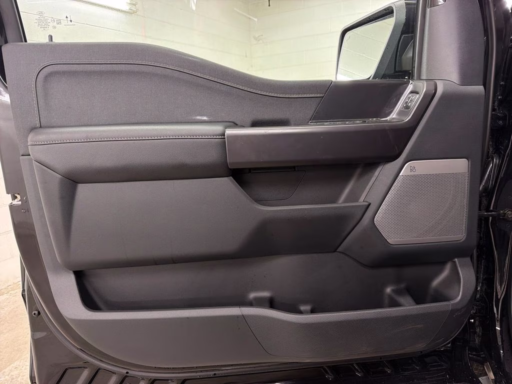 2026 AGATE BLACK Ford F-150 Lariat 4X4 Truck
