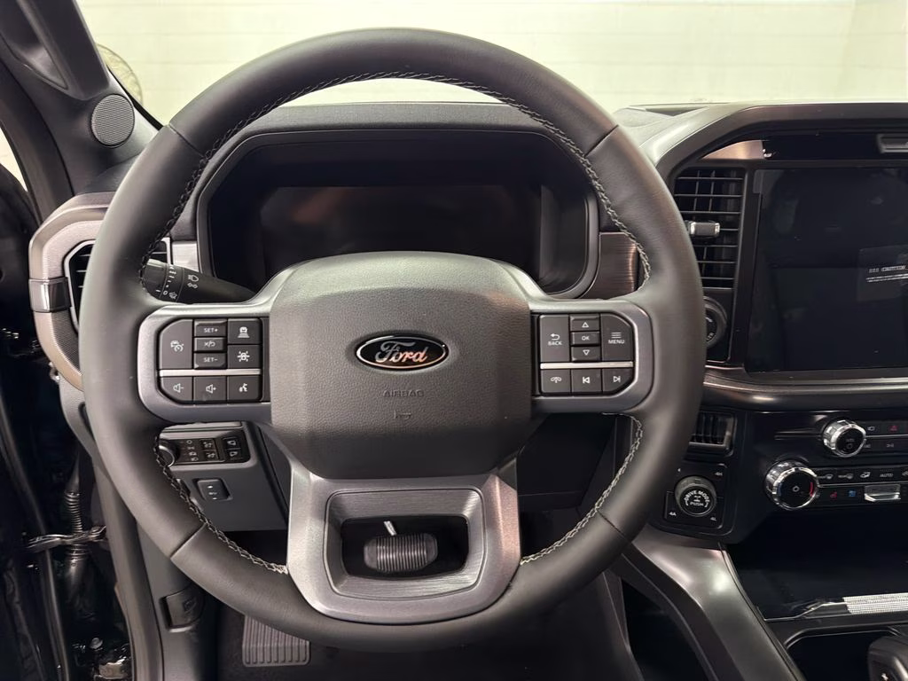 2026 AGATE BLACK Ford F-150 Lariat 4X4 Truck