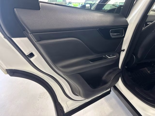 2019 Fuji White Jaguar F-PACE 25t Premium AWD SUV