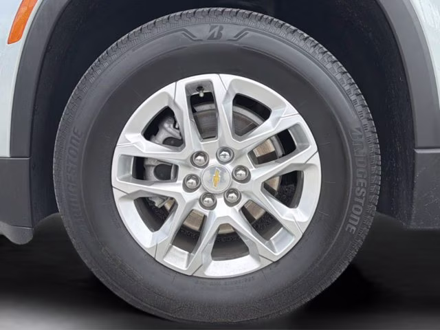 2023 Sterling Gray Metallic Chevrolet Traverse LS FWD SUV