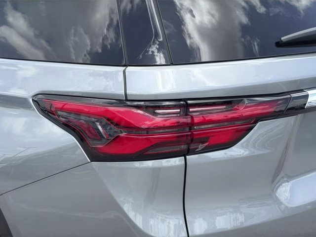2023 Sterling Gray Metallic Chevrolet Traverse LS FWD SUV