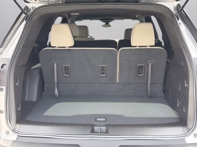 2023 Sterling Gray Metallic Chevrolet Traverse LS FWD SUV