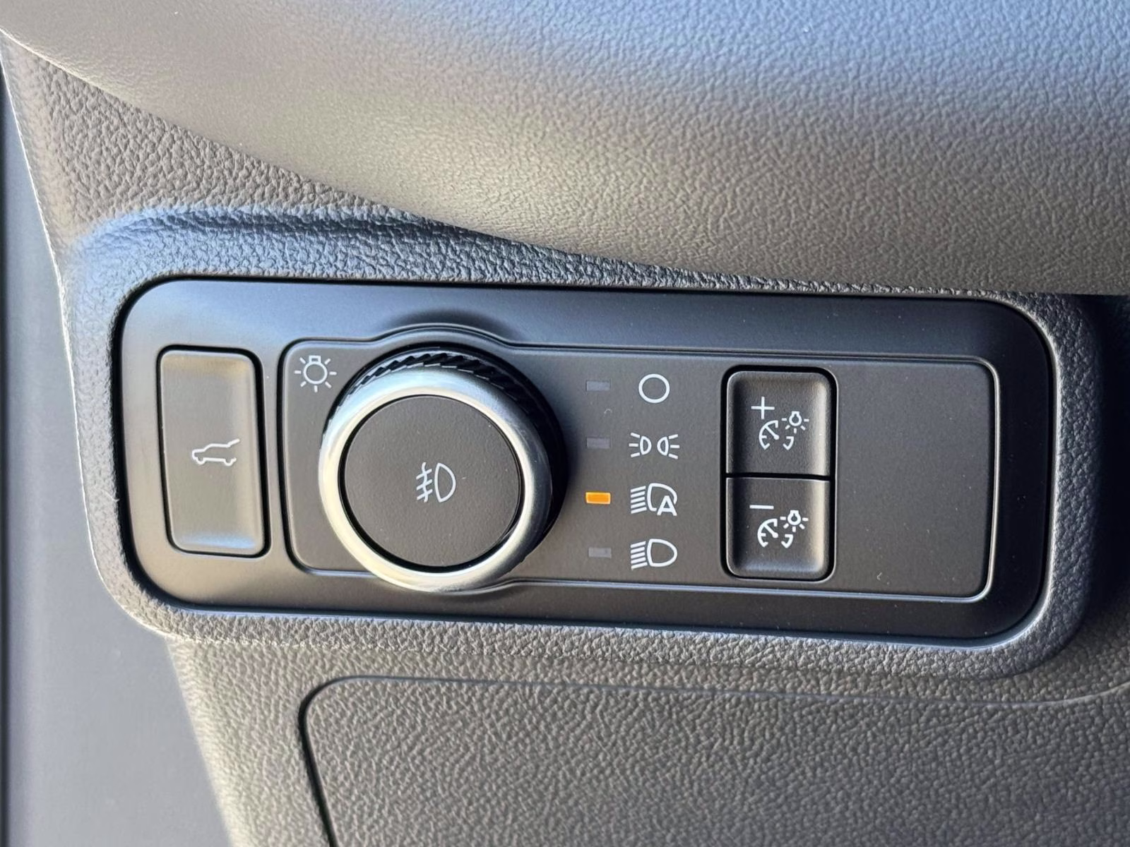 2026 Space White Metallic Ford Explorer Tremor 4X4 SUV