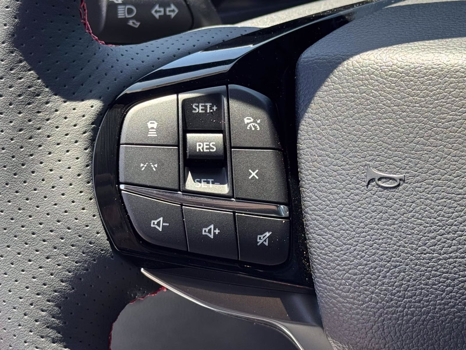2026 Black Ford Explorer ST-Line 4X4 SUV