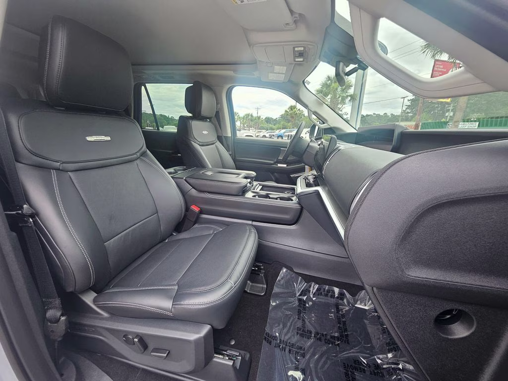 2026 Glacier Gray Metallic Tri-Coat Ford Expedition Platinum 4X4 SUV