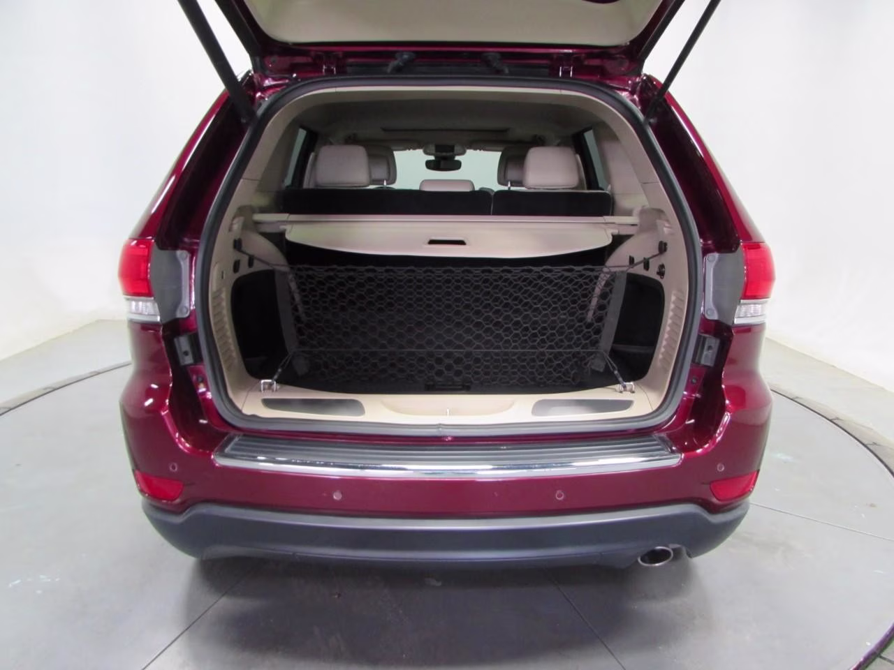 2018 Velvet Red Pearlcoat Jeep Grand Cherokee 2WD Limited RWD SUV