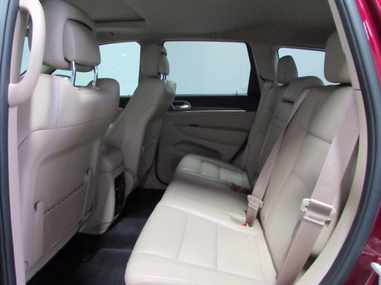 2018 Velvet Red Pearlcoat Jeep Grand Cherokee 2WD Limited RWD SUV