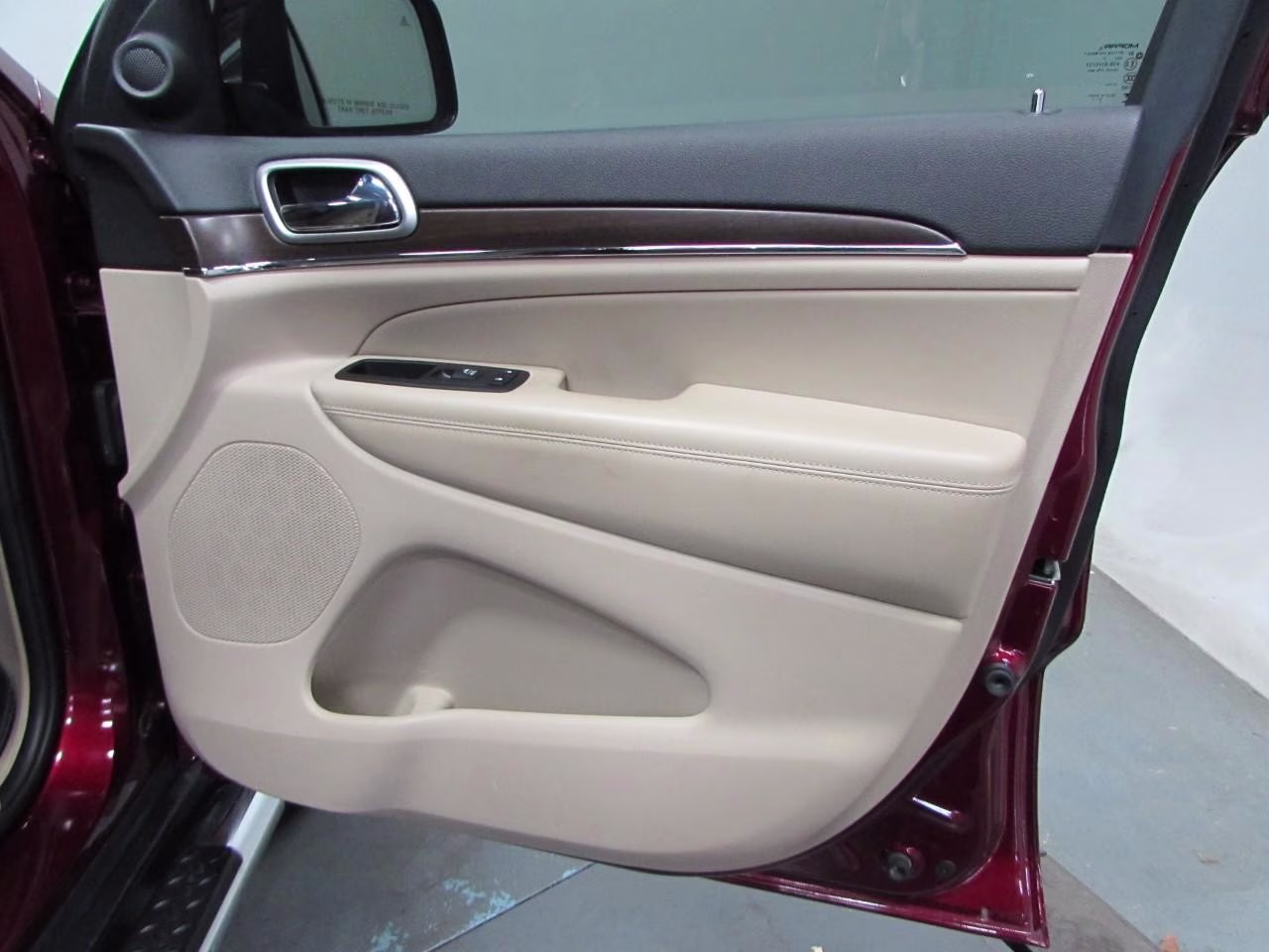 2018 Velvet Red Pearlcoat Jeep Grand Cherokee 2WD Limited RWD SUV