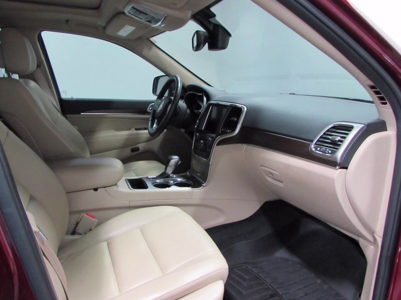 2018 Velvet Red Pearlcoat Jeep Grand Cherokee 2WD Limited RWD SUV