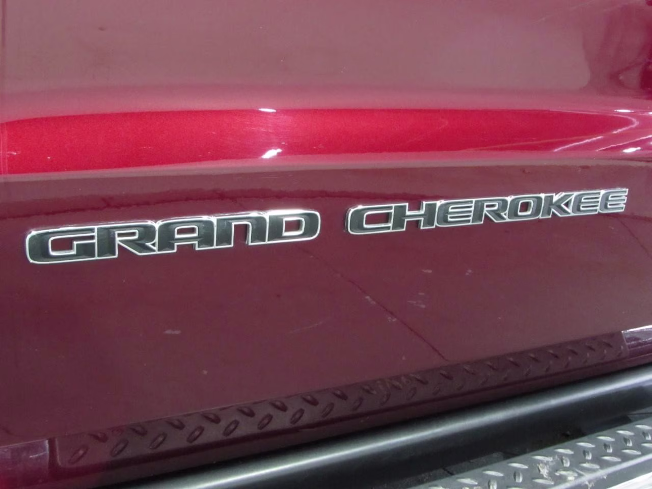 2018 Velvet Red Pearlcoat Jeep Grand Cherokee 2WD Limited RWD SUV