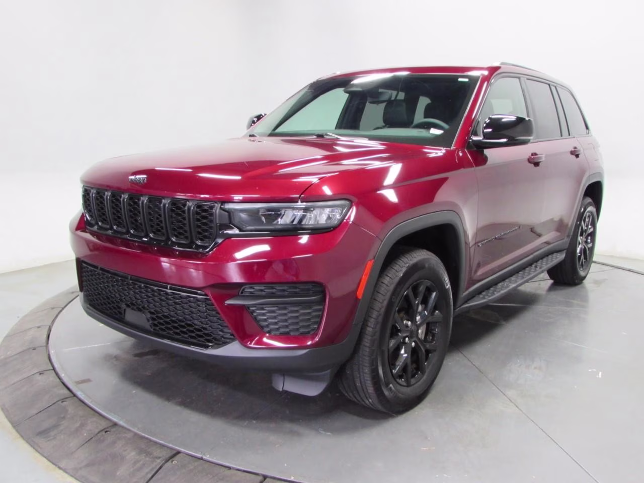 2024 Velvet Red Pearlcoat Jeep Grand Cherokee Altitude X 4X4 SUV