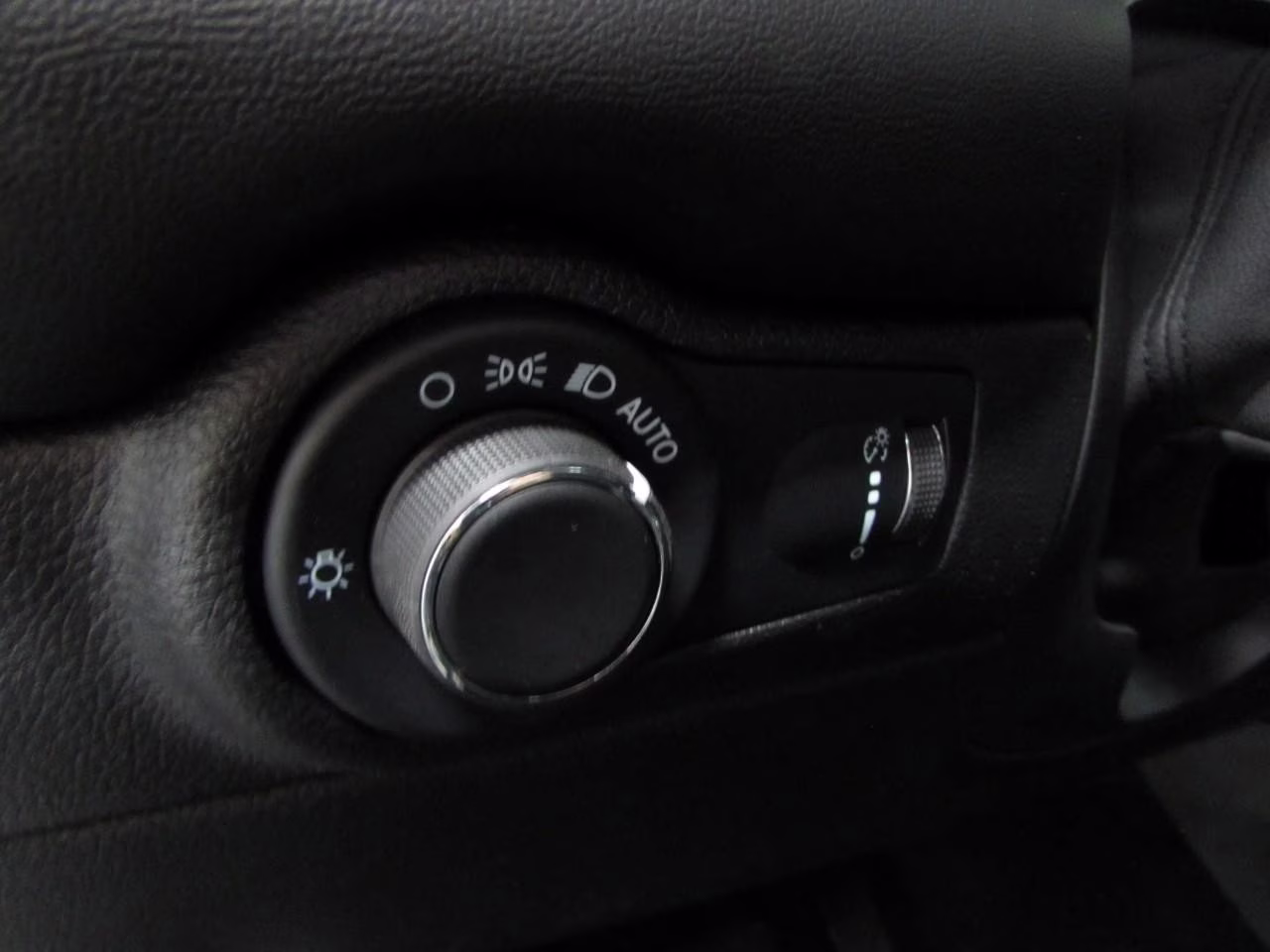 2026 DB Black Clearcoat Dodge Durango GT Plus HEMI V8 AWD SUV