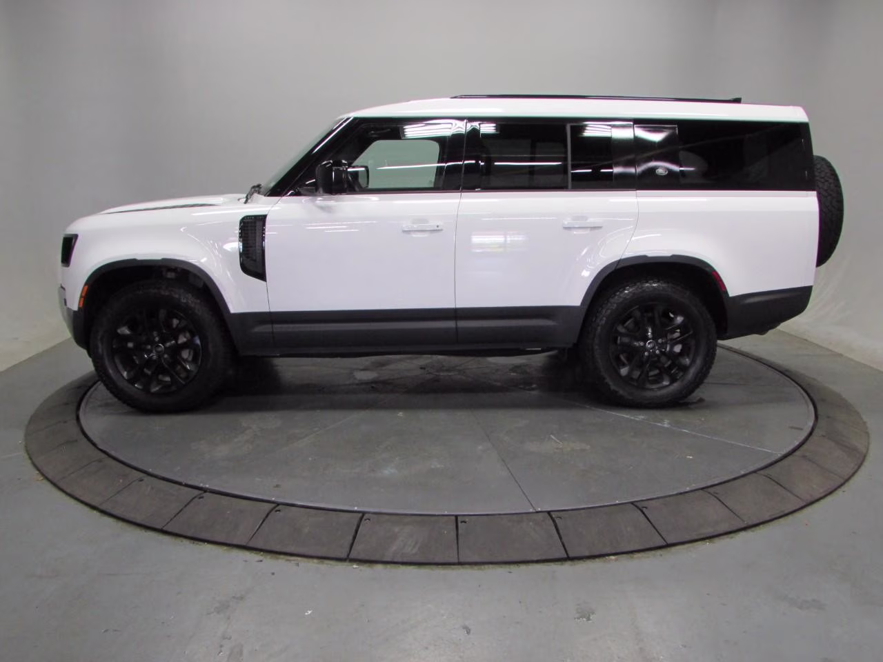 2023 Yulong White Metallic Land Rover Defender 130 S AWD SUV