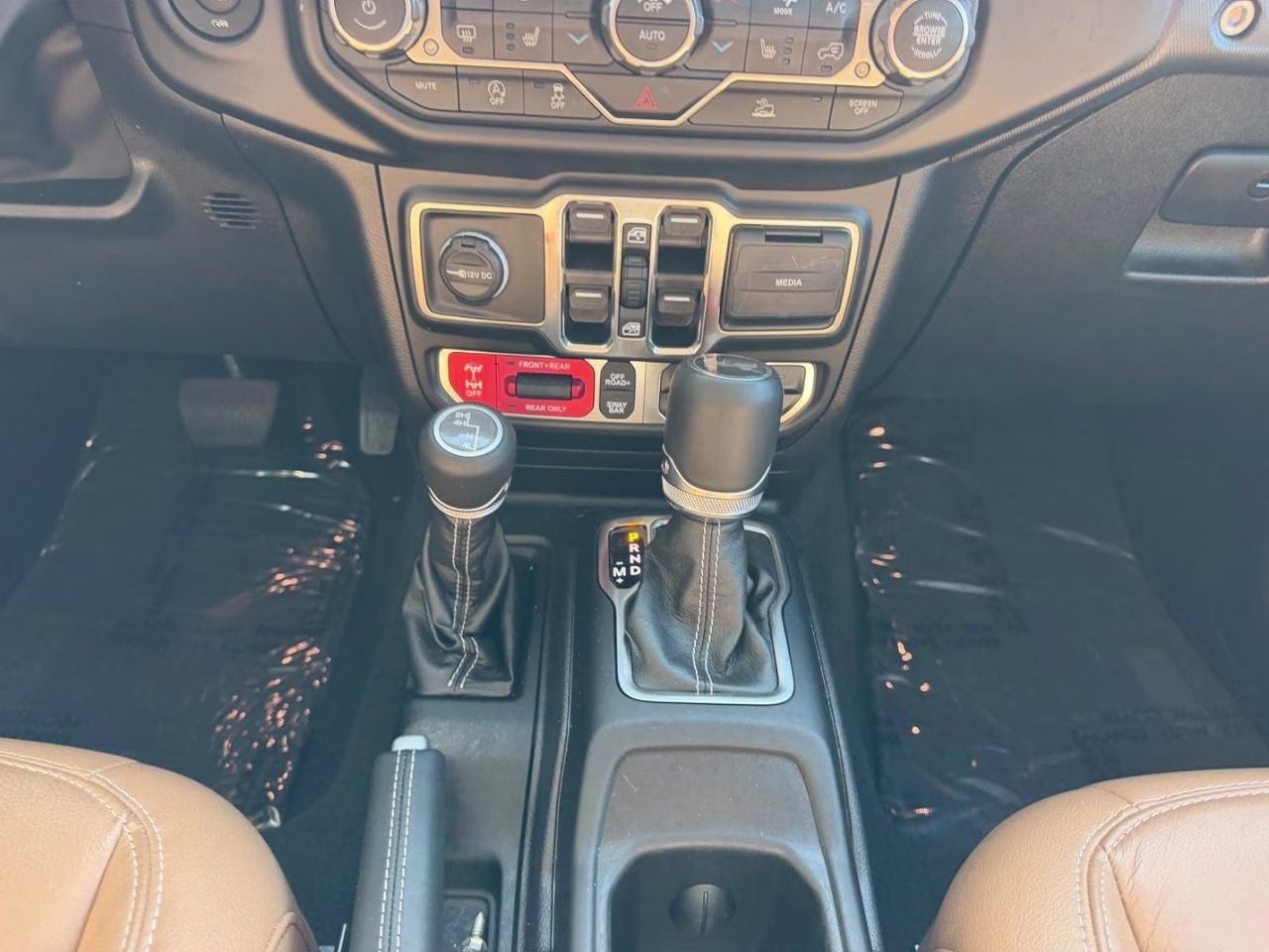 2022 Bright White Clearcoat Jeep Wrangler Unlimited Rubicon 4X4 SUV