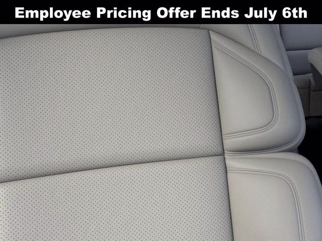 2026 Crystal White Metallic Clearcoat Lincoln Navigator Reserve L 4X4 SUV