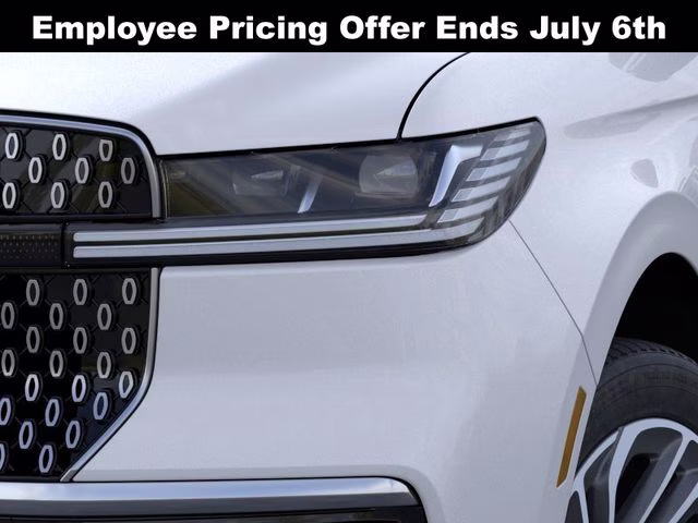 2026 Crystal White Metallic Clearcoat Lincoln Navigator Reserve L 4X4 SUV