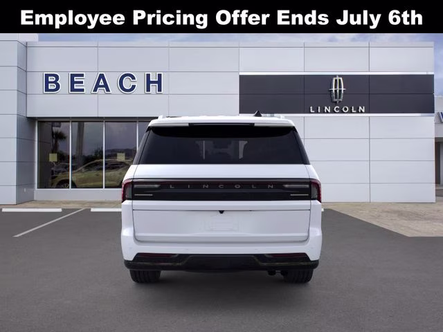 2026 Crystal White Metallic Clearcoat Lincoln Navigator Reserve L 4X4 SUV