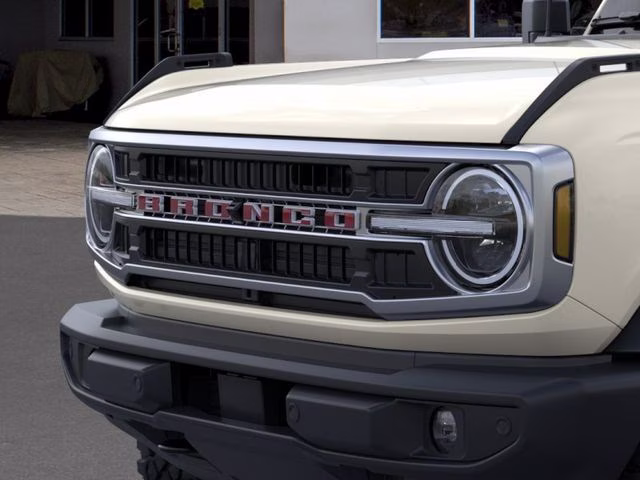 2026 Wimbledon White Ford Bronco Outer Banks 4X4 SUV